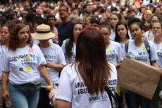 Ato em defesa da educao- Concentrao no Campus Sade UFMG